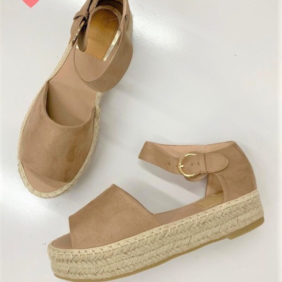 Natural Women Platform Sandal - Picture 4 of 4